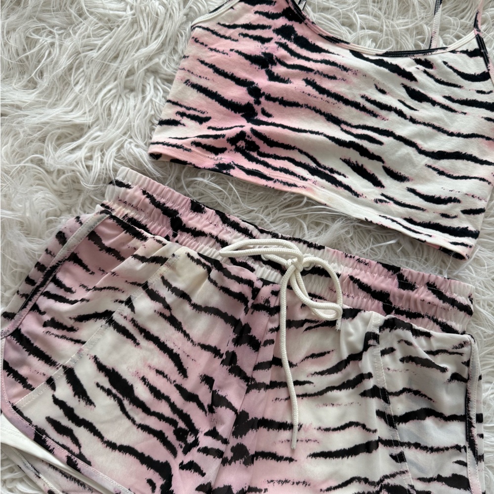 Women's Pink and Black Zebra Print Set - FOREVER 21 - Picture 4 of 4